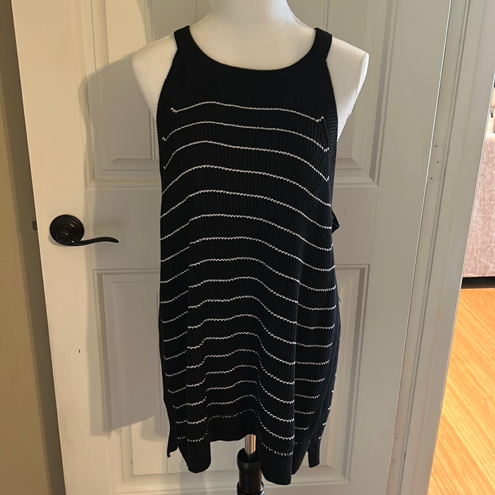 NWT Old Navy women’s sleeveless top - Size XXL